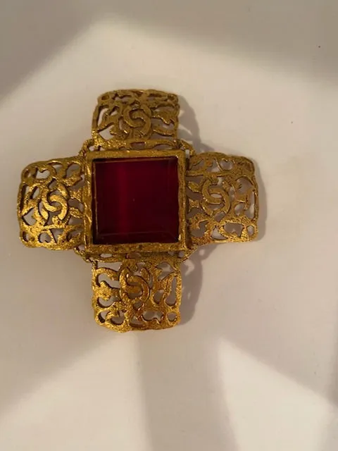 1980’s Collection 25 Vintage Chanel Gold Cross Brooch Pin