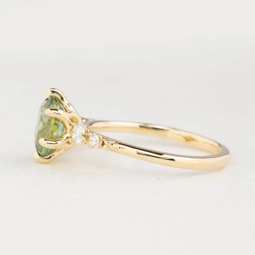 Estel Fleur Ring 1.61ct Parti Green Yellow Oval Montana Sapphire, 14K Yellow Gold (One of a kind)