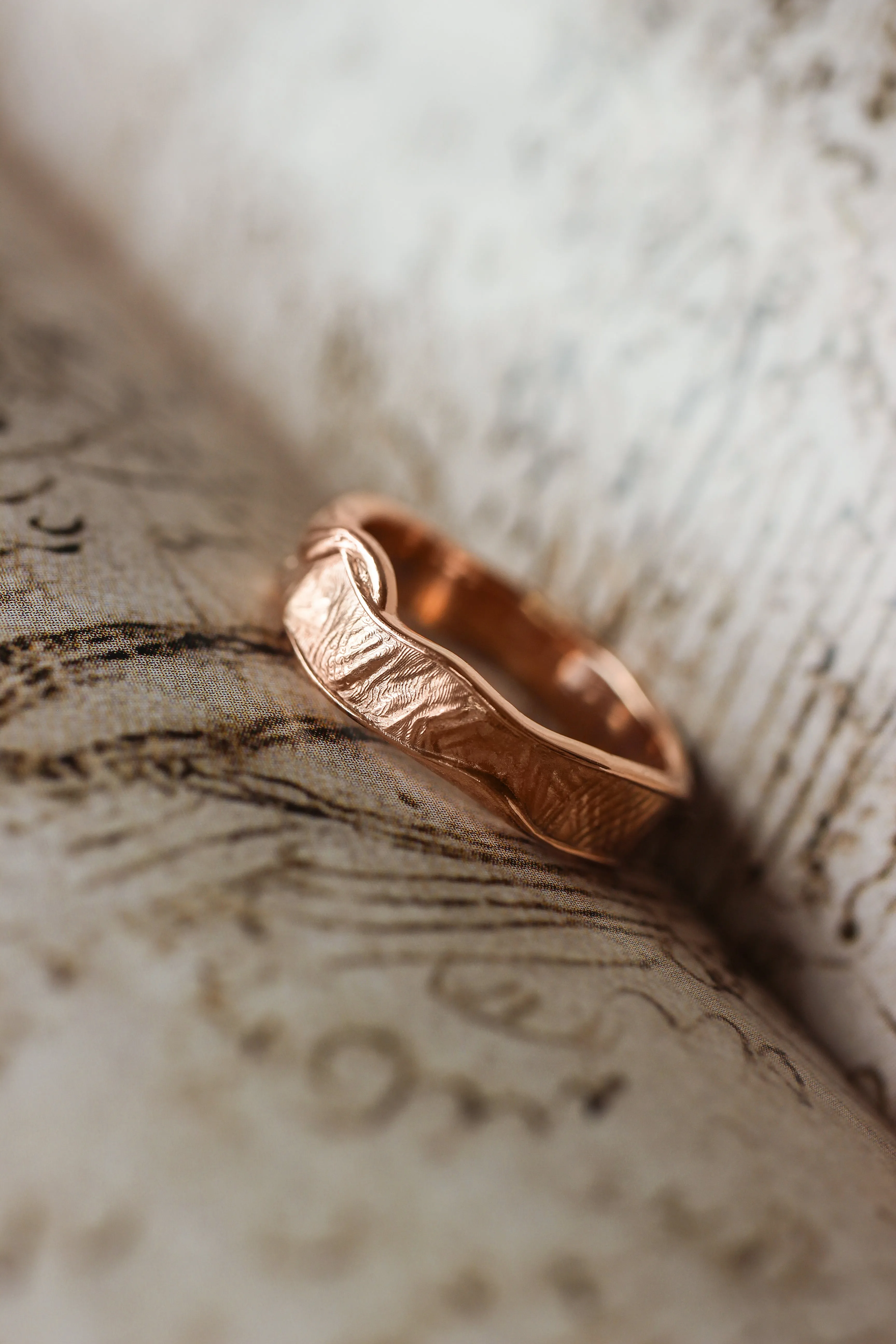 READY TO SHIP: Textured wedding band in 14K rose gold, RING SIZE 5 US